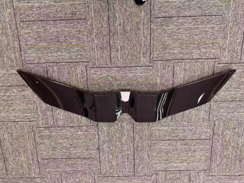 High Quality Dry Carbon Fiber OEM Style Rear Wing for Revuelto